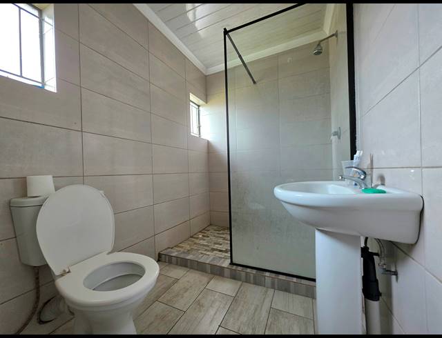 3 BEDROOM FREEHOLD FOR SALE IN IVY PARK